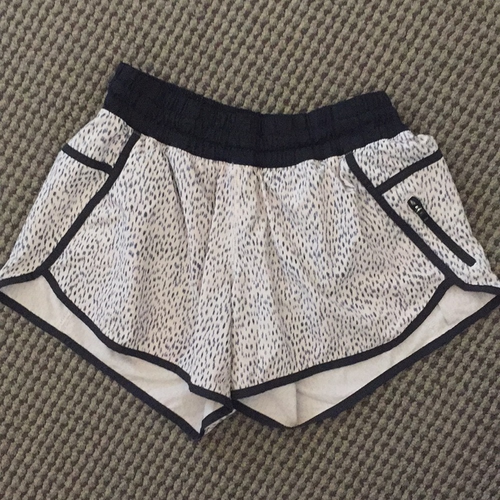 Lululemon tracker shorts
